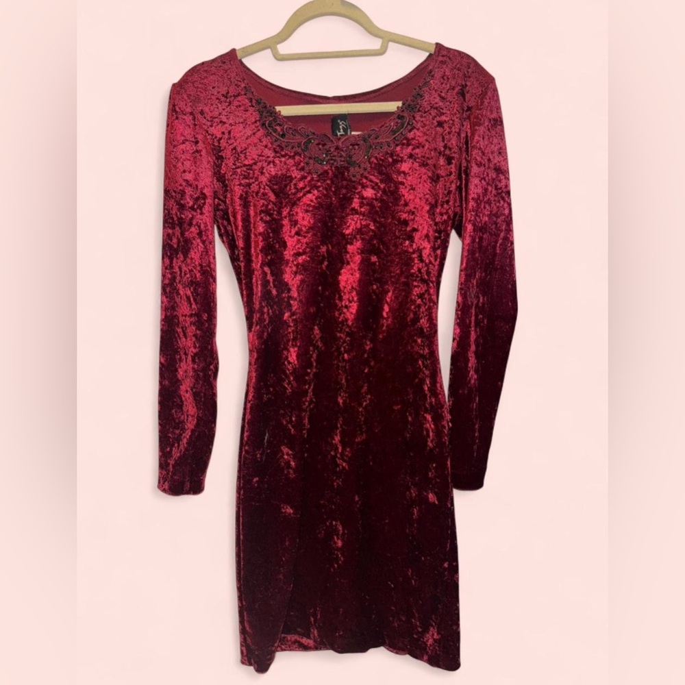 All that Jazz Deep Red Velvet Long Sleeve Dress